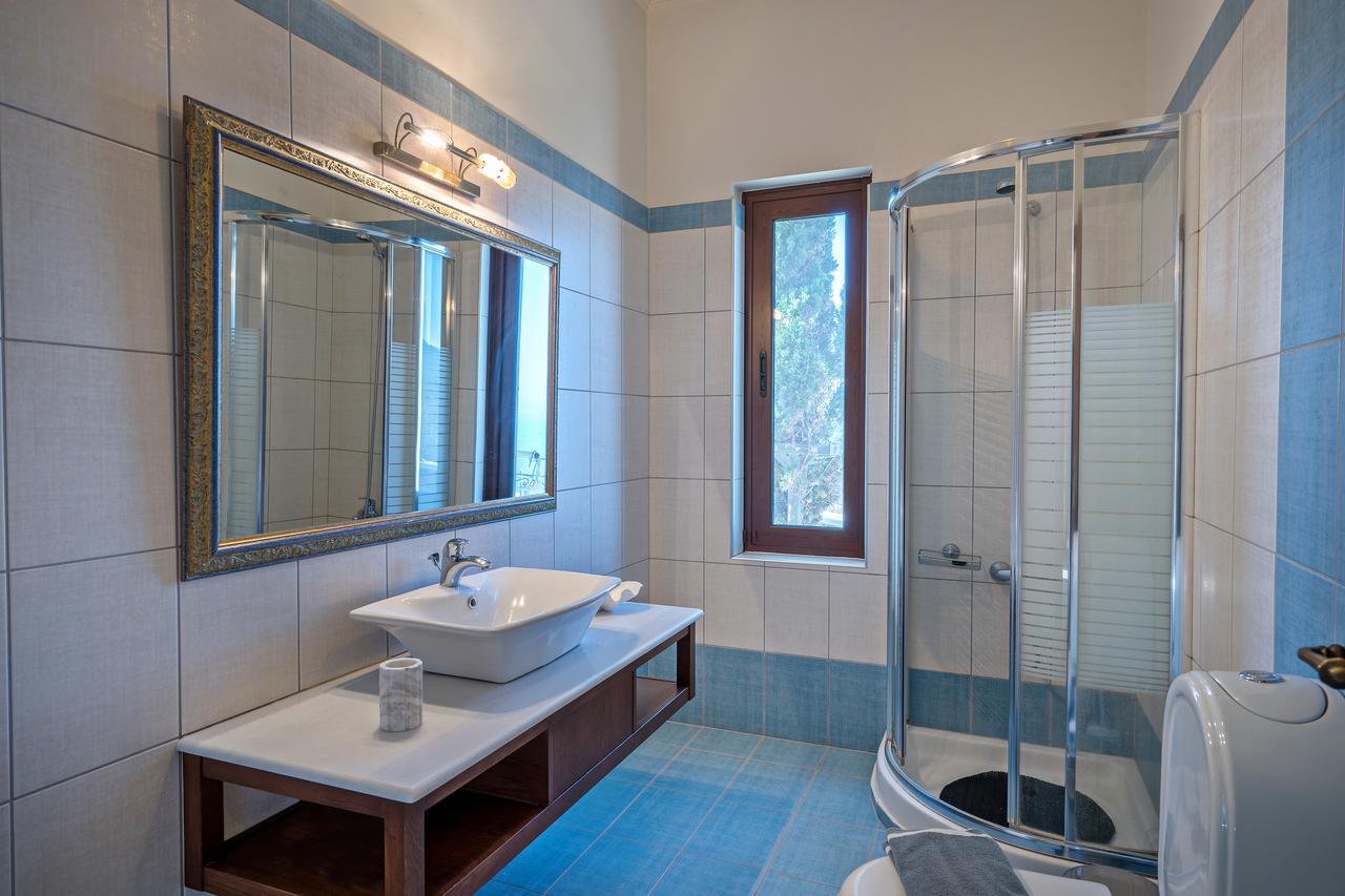 Sea Views At Villa Anemomylos With Heated Pool, Ping Pong And Tennis Agia Pelagia Zewnętrze zdjęcie